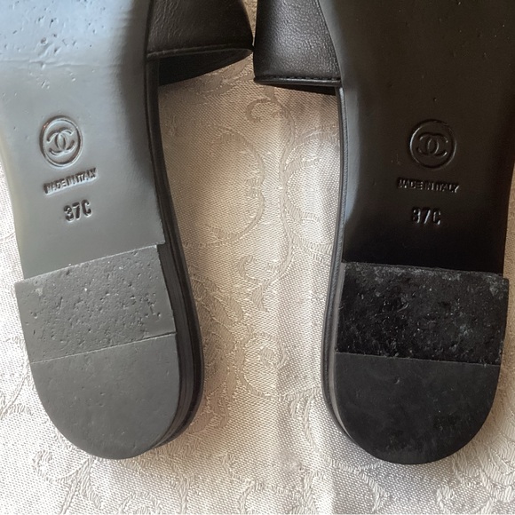 Chanel 2023 Black Lambskin Mules Slides Sandals Size 37 C - Picture 7 of 8
